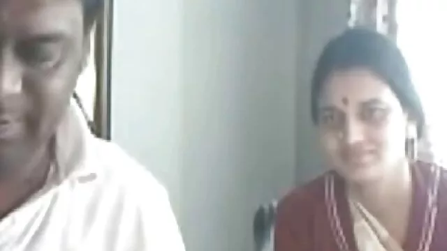 రాచెల్ స్టార్ తన కుట్టిన తెలుగు సెక్స్ వీడియోస్ లేటెస్ట్ చనుమొనలను చూపిస్తూ బ్లోజాబ్ ఇస్తుంది