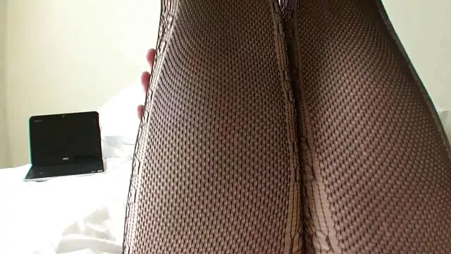 యంగ్ ట్వీటీ వాలెంటైన్ మరియు మిల్ఫ్ షే మోర్గాన్ తెలుగు హాట్ సెక్స్ వీడియోస్ తమ కంట్లను చూపుతున్నారు