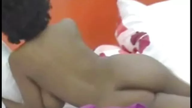 చిలీ మిల్ఫ్ తారా హాలిడే కొమ్ముగల యువకుడిచే సెక్స్ తెలుగు వీడియోస్ తన మఫ్‌ను కొట్టింది